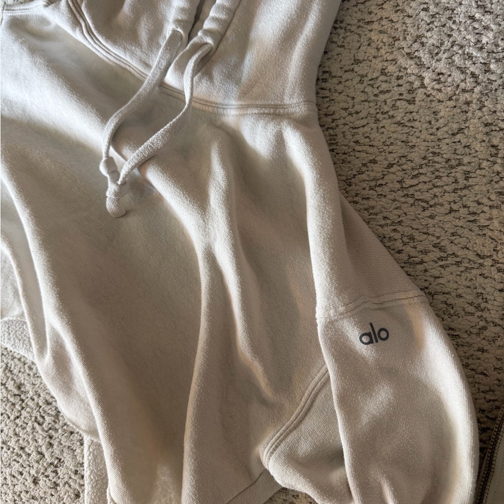 ALO Yoga Ivory Cropped Hoodie